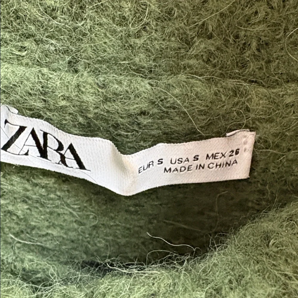 Zara Forest Green Turtleneck Sweater - Picture 2 of 3